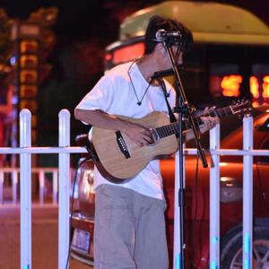 酒店双飞两个美女p
